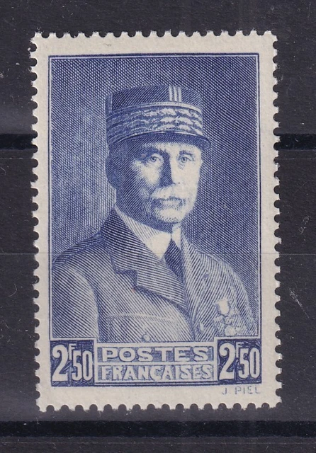 Lettre 1944 comprenant trois timbres Pétain VILLERS COLLECTIONS